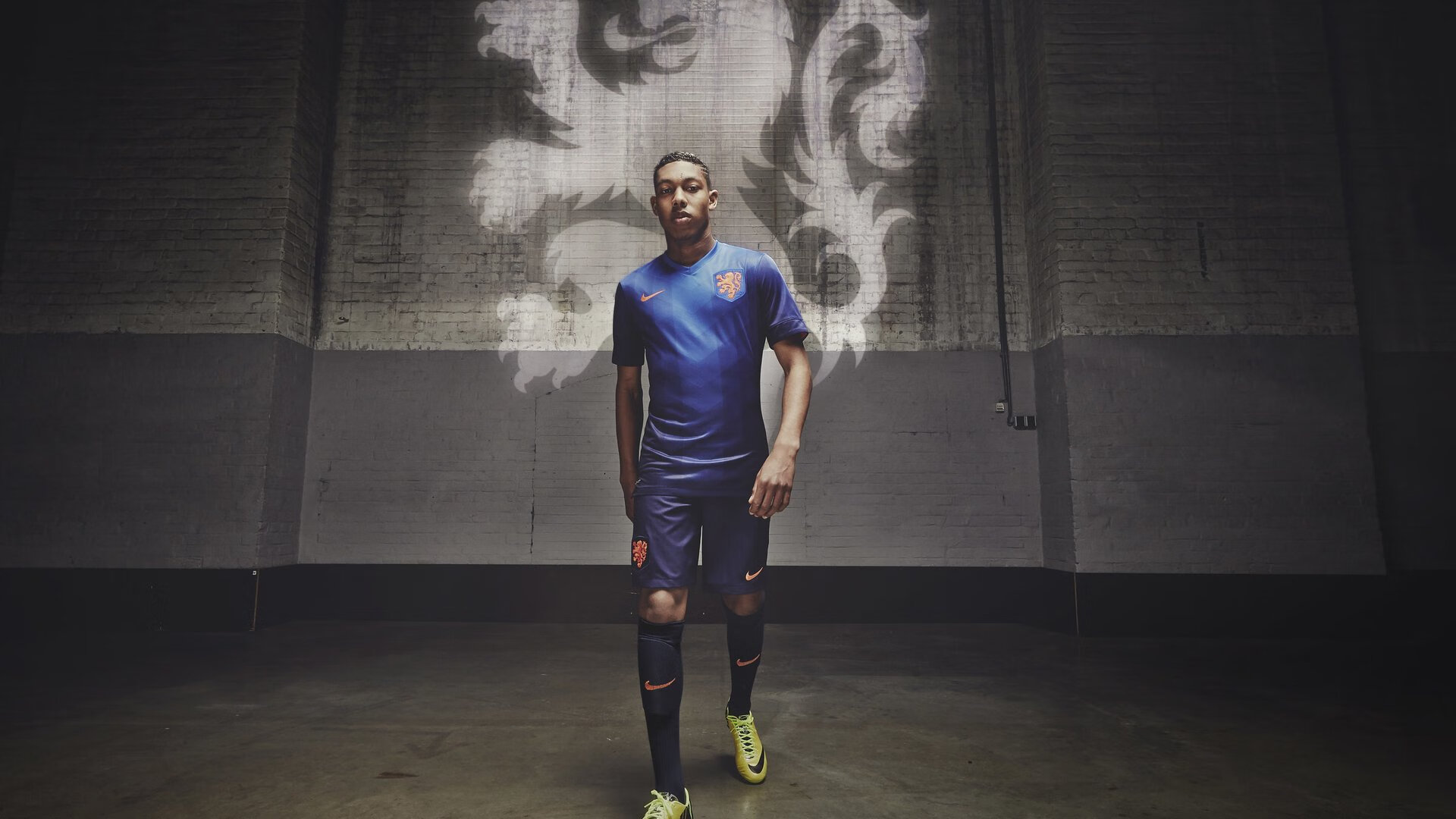 九游网页版官网入口-C罗赛前鼓舞全队展现队长风范，c罗鼓励